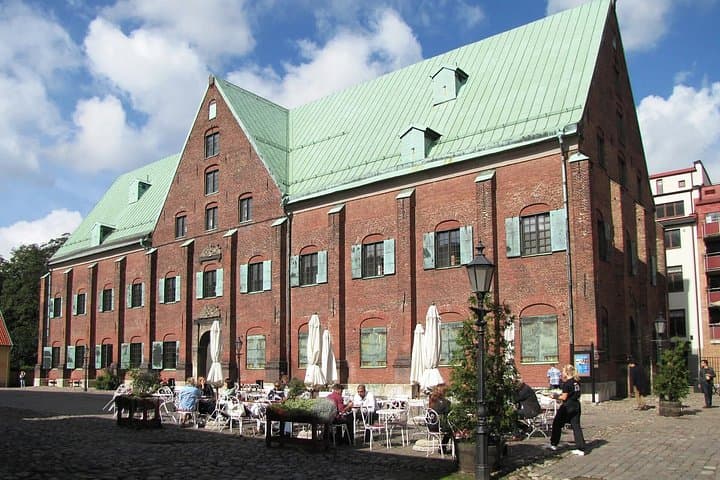 Gothenburg Self Guided Walking Tour Avenyn to Haga Audio Quiz