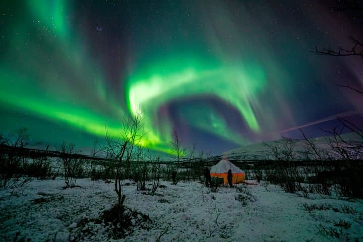 Sami voices (joik) & Northern Lights