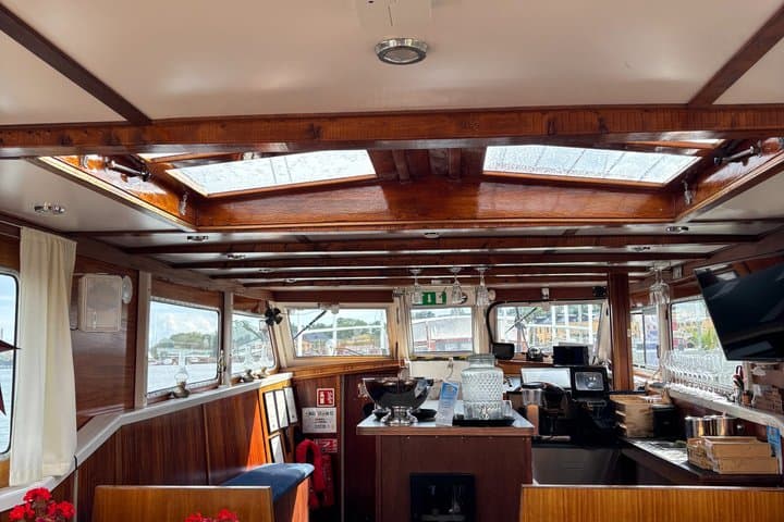 Electric Boat Ride in Stockholm with Live-Guide