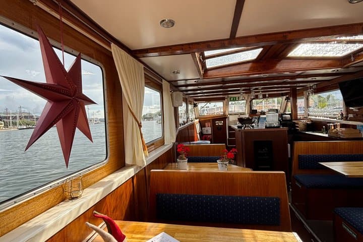 Electric Boat Ride in Stockholm with Live-Guide